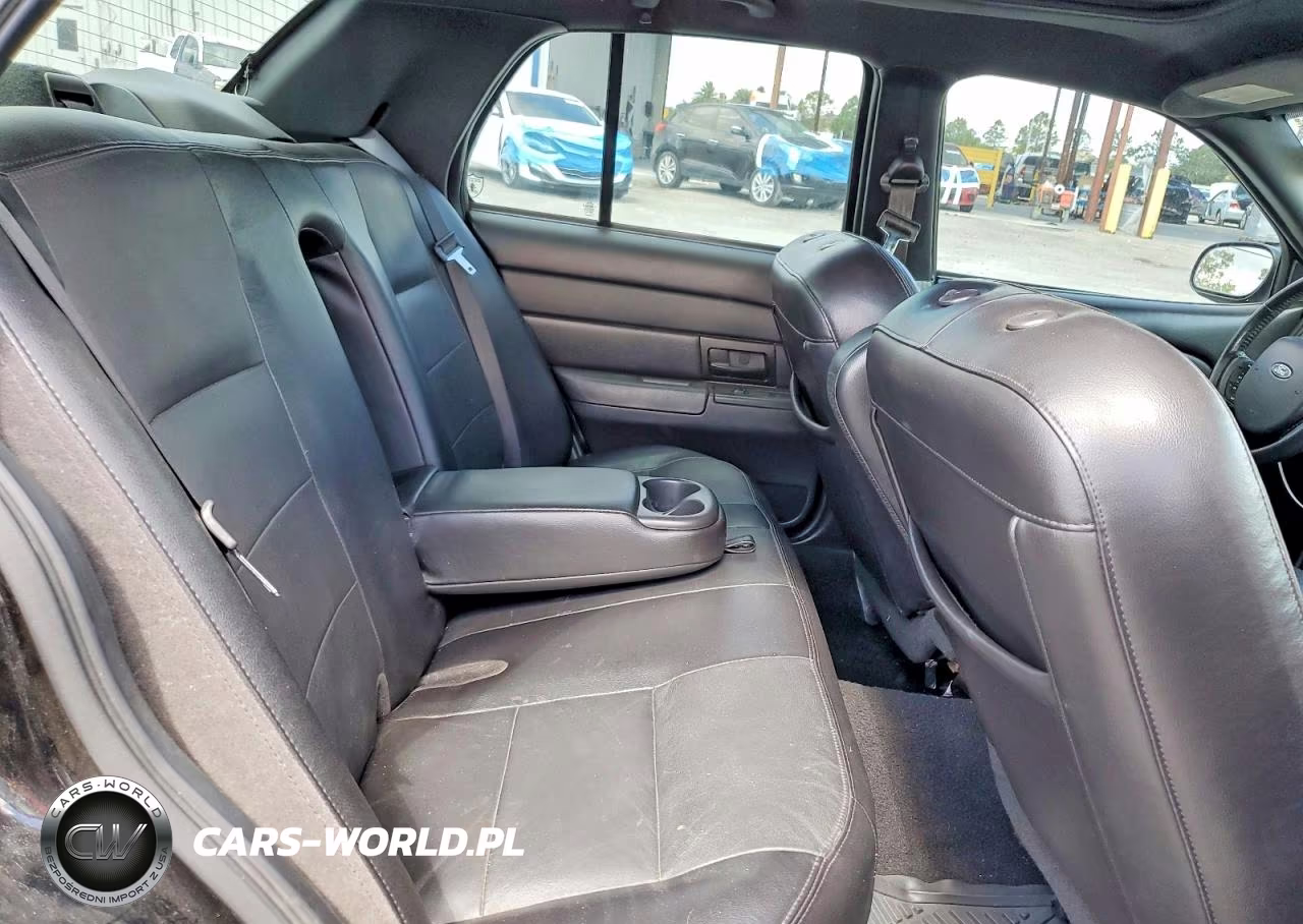 2007 Ford Crown Vic VIN:2FDFP74V17X103341 - 10