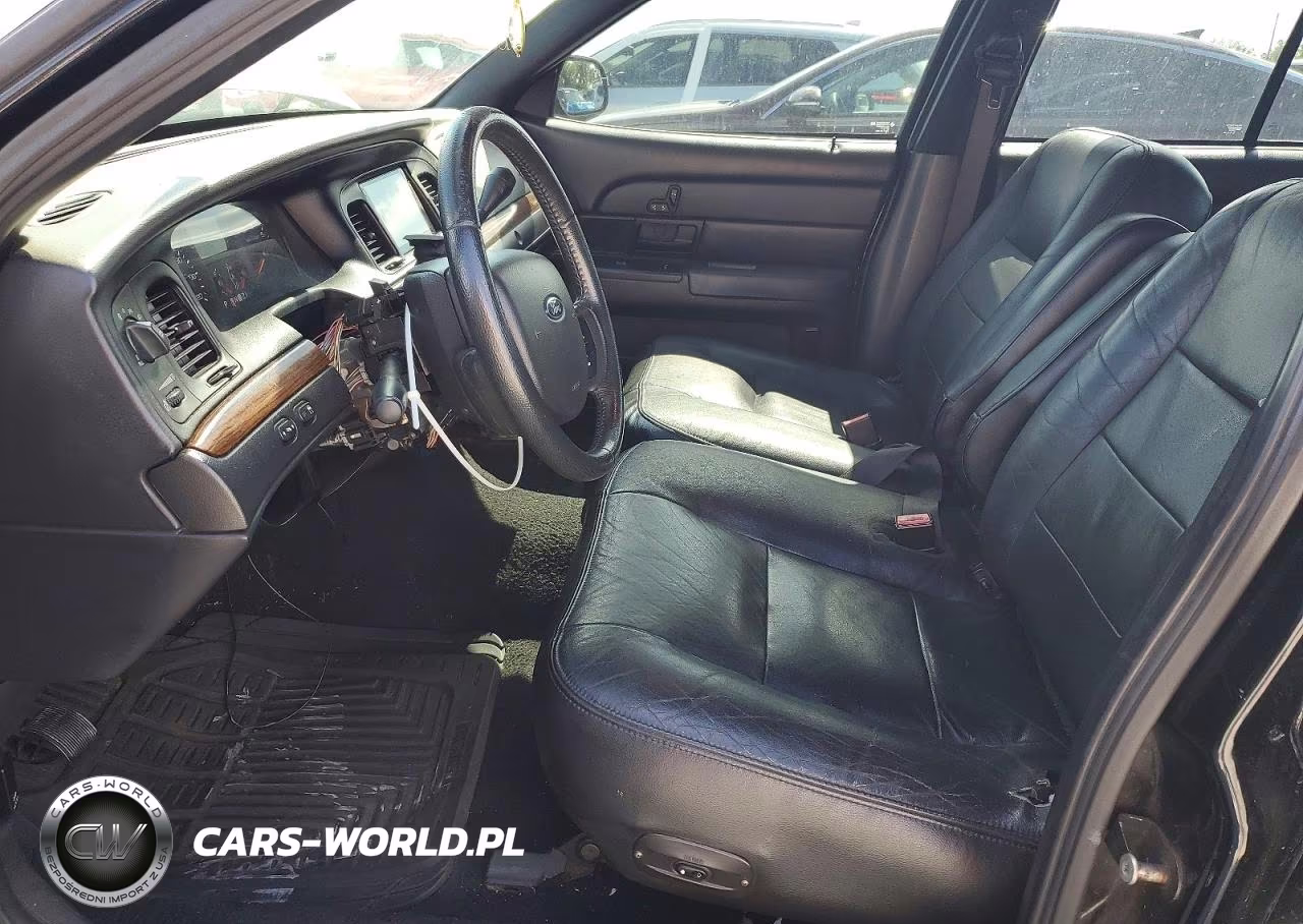2007 Ford Crown Vic VIN:2FDFP74V17X103341 - 7