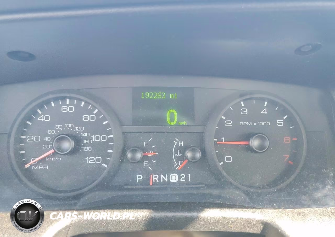 2007 Ford Crown Vic VIN:2FDFP74V17X103341 - 9