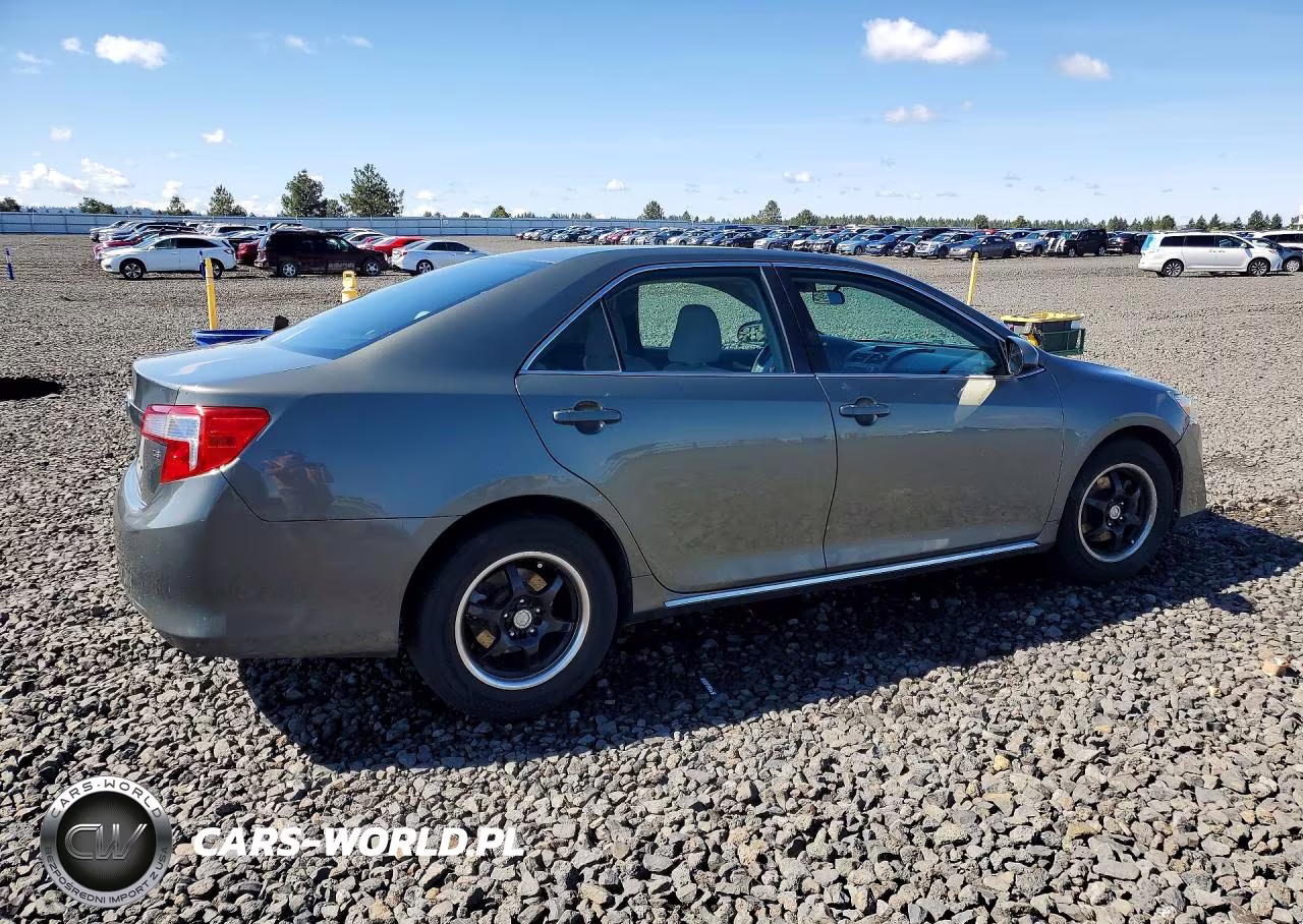 2014 Toyota Camry Le VIN:4T1BF1FK4EU810796 - 3