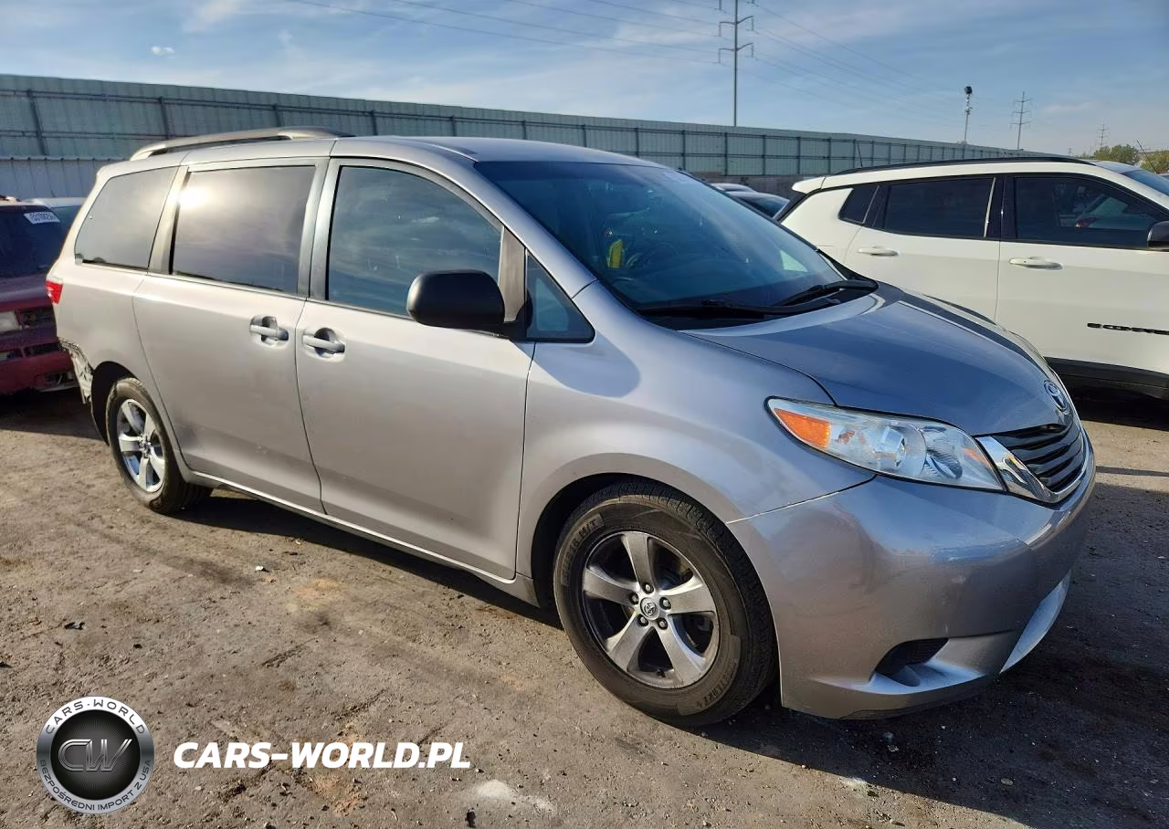 2015 Toyota Sienna Le 8-Passenger VIN:5TDKK3DC6FS683305 - 4