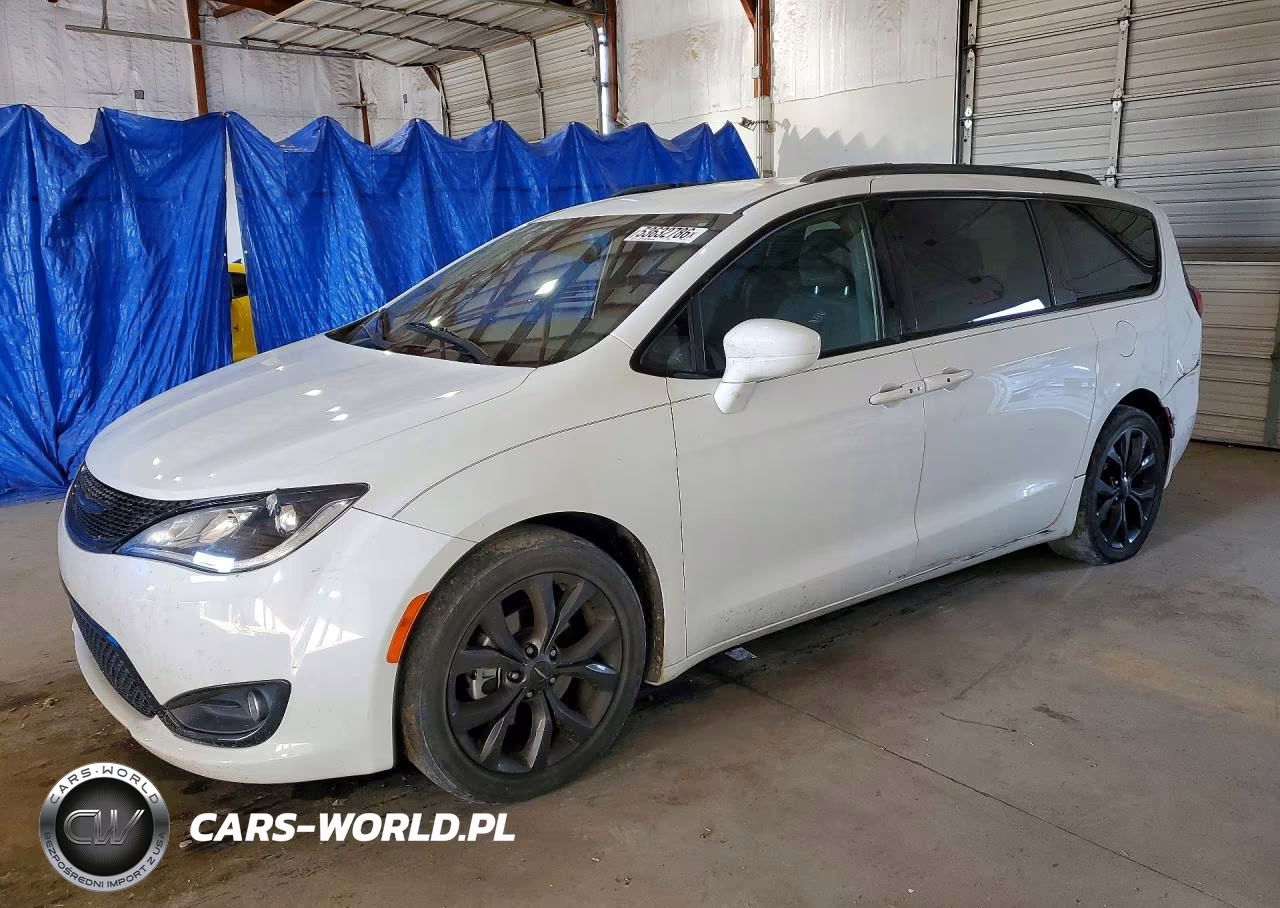 2018 Chrysler Pacifica Touring Plus