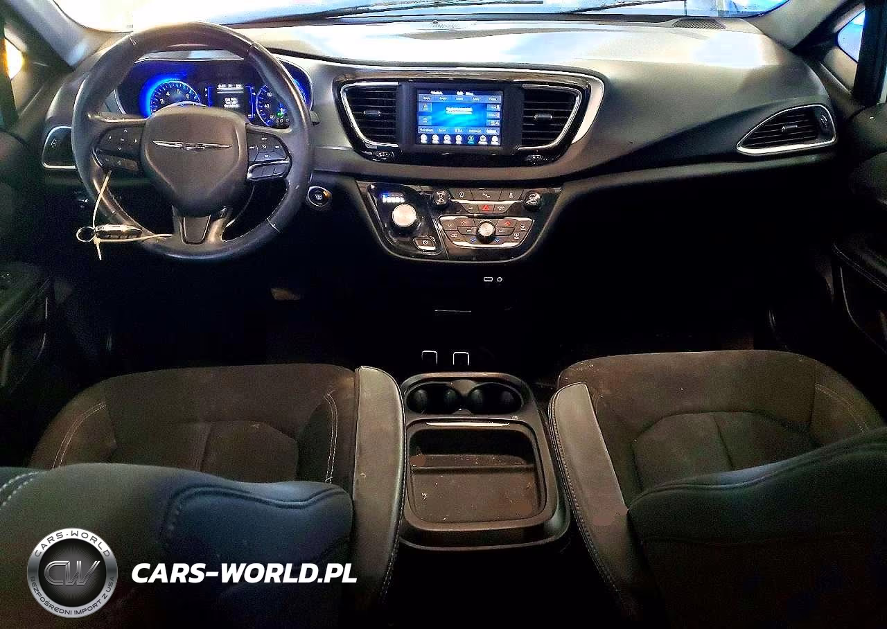 2018 Chrysler Pacifica Touring Plus VIN:2C4RC1FGXJR197887 - 8