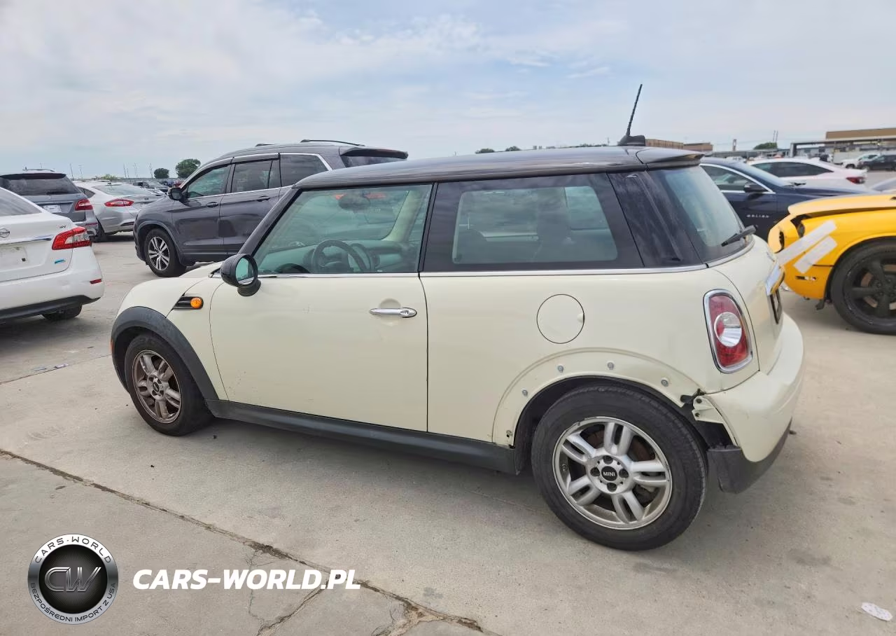2013 Mini Cooper VIN:WMWSU3C58DT687882 - 2
