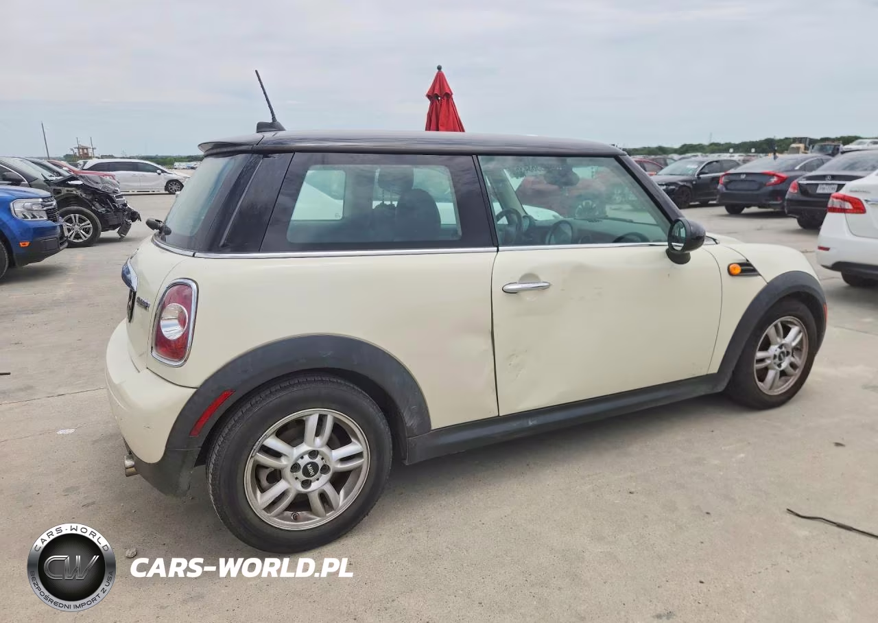 2013 Mini Cooper VIN:WMWSU3C58DT687882 - 3