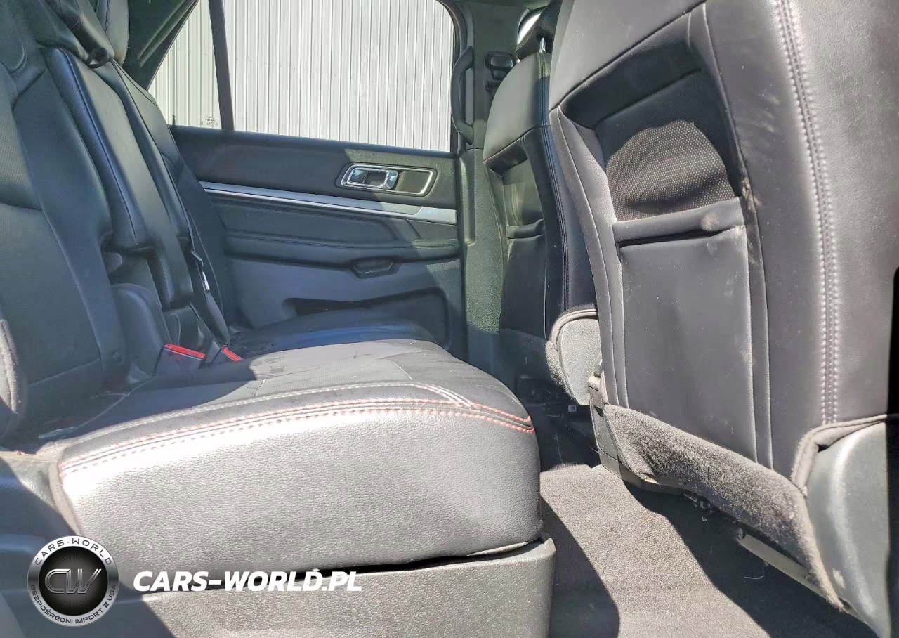 2019 Ford Explorer Sport VIN:1FM5K8GT8KGB40768 - 11