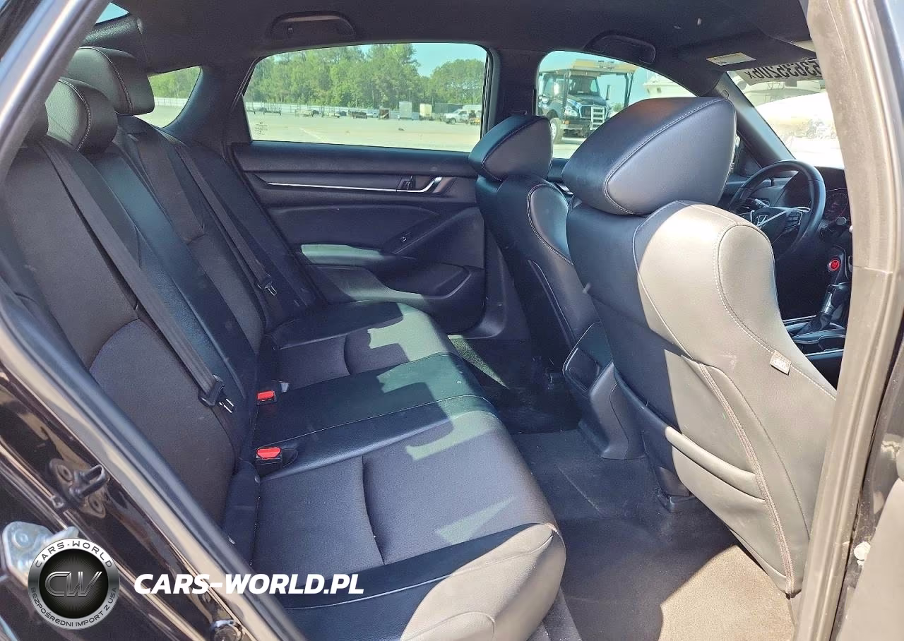 2018 Honda Accord Sport VIN:1HGCV1F36JA077250 - 10