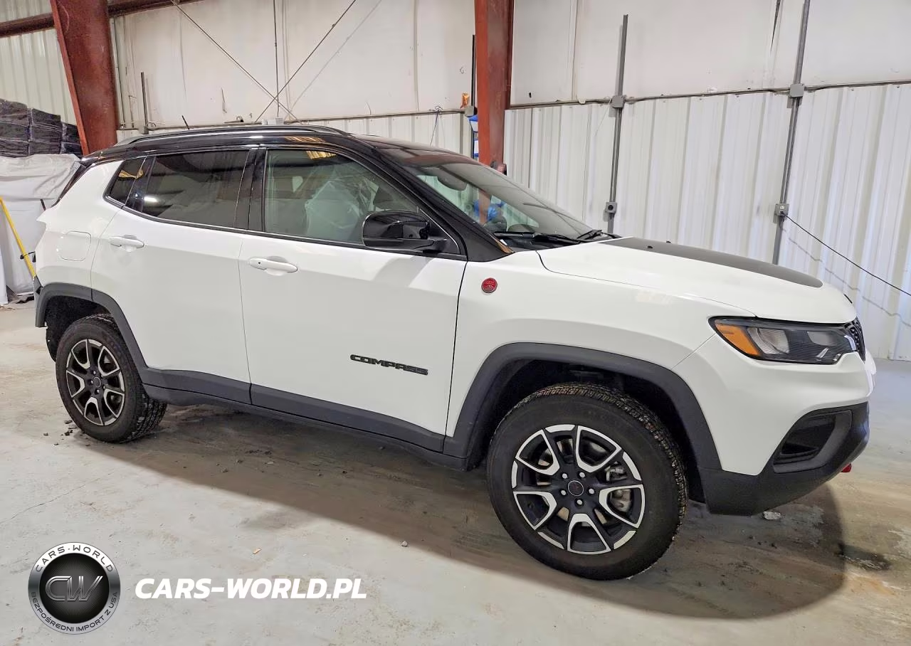 2025 Jeep Compass Trailhawk VIN:3C4NJDDN4ST522877 - 4