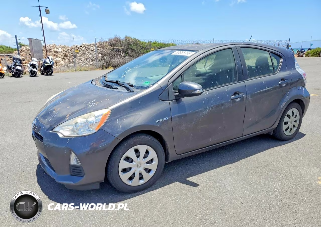 2014 Toyota Prius C Two