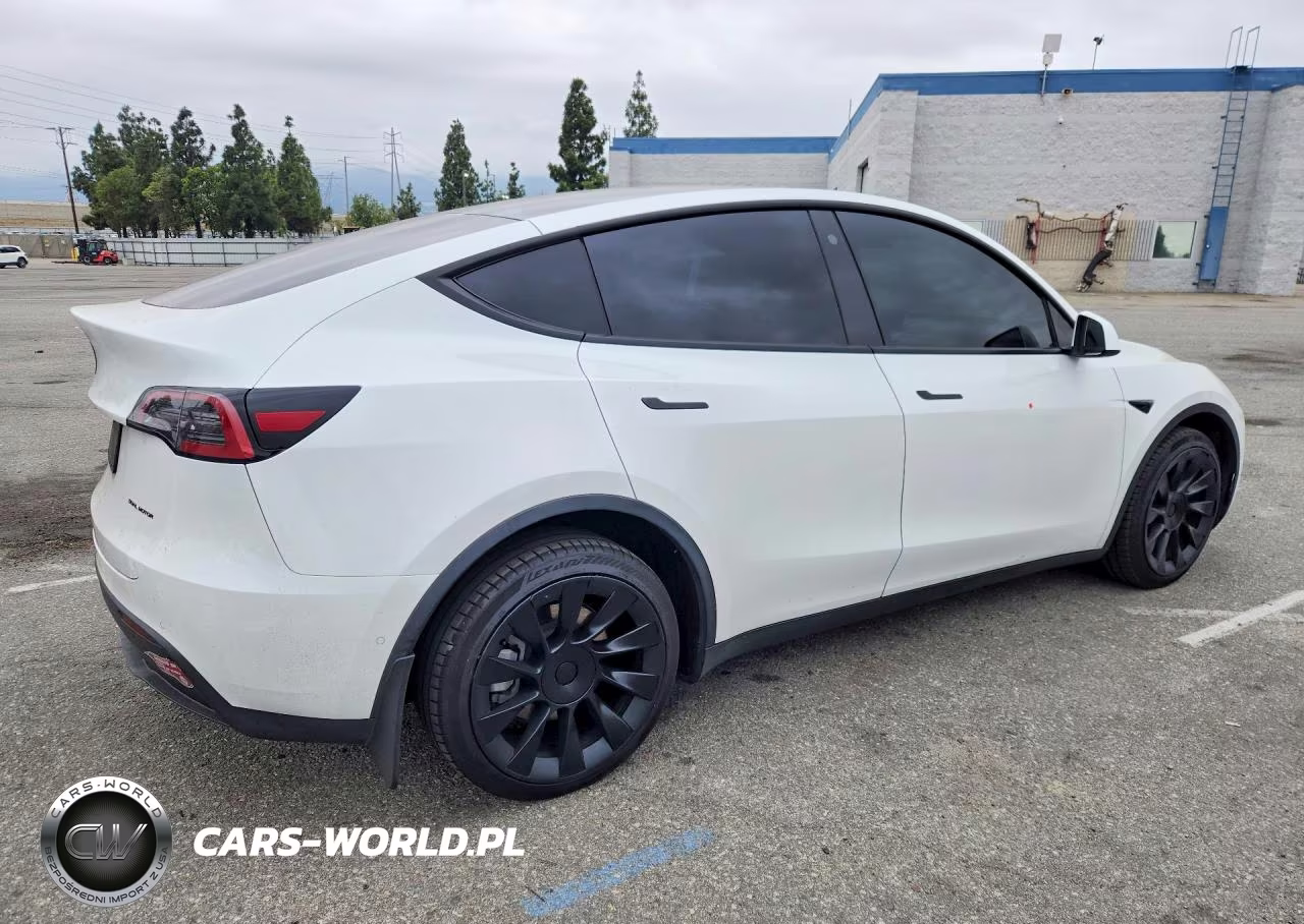 2021 Tesla Model Y VIN:5YJYGDEE7MF299987 - 3