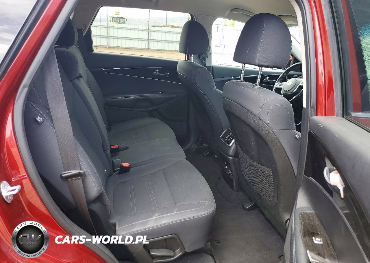 2019 Kia Sorento Lx V6 VIN:5XYPGDA55KG460702 - 10