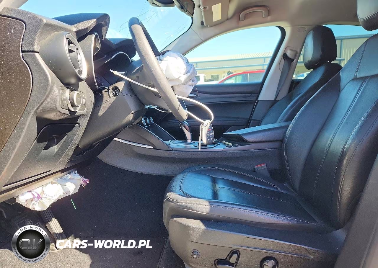 2018 Alfa Romeo Stelvio VIN:ZASFAKAN4J7B78197 - 7