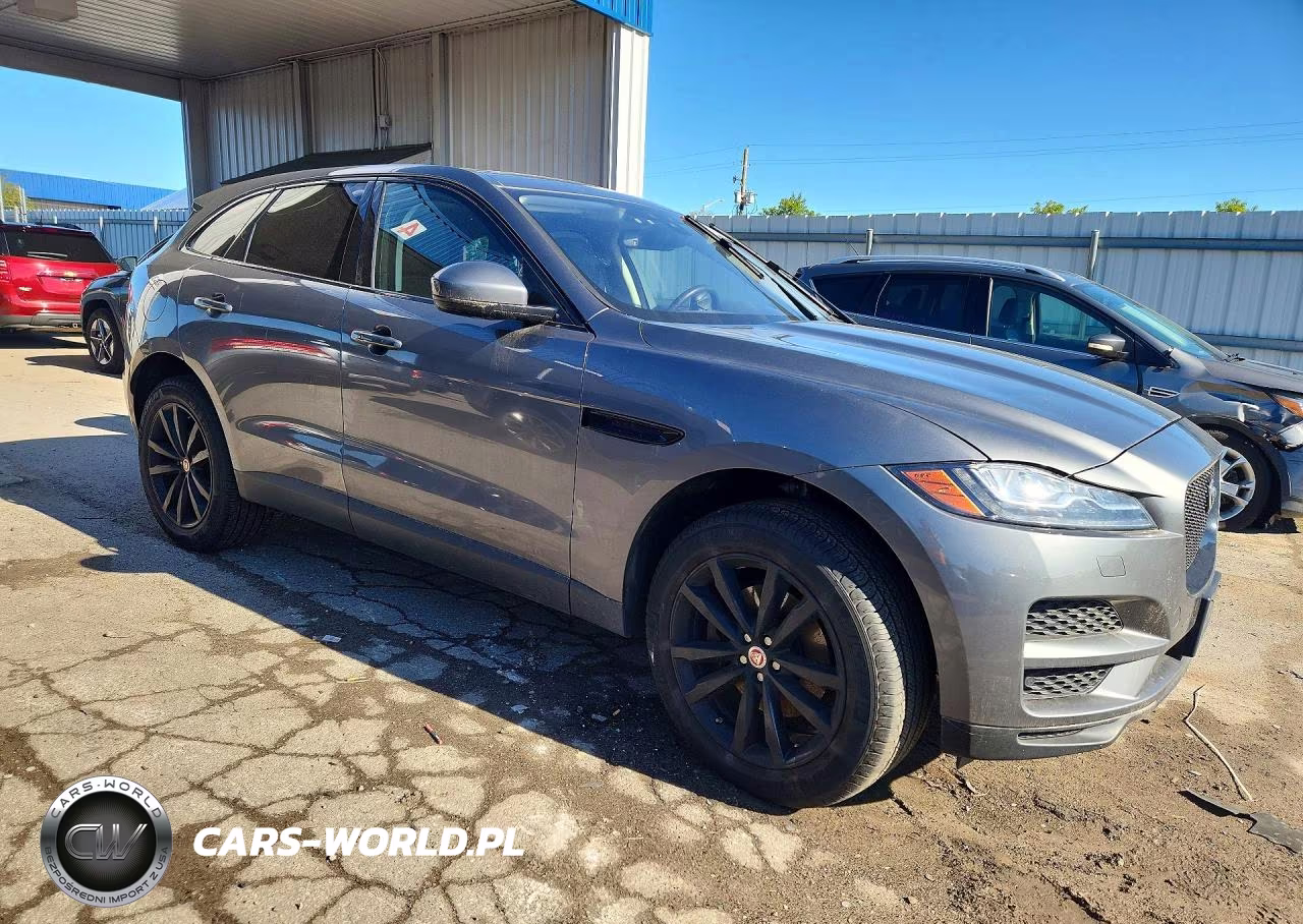 2017 Jaguar F-Pace Prestige VIN:SADCK2BV7HA898246 - 4