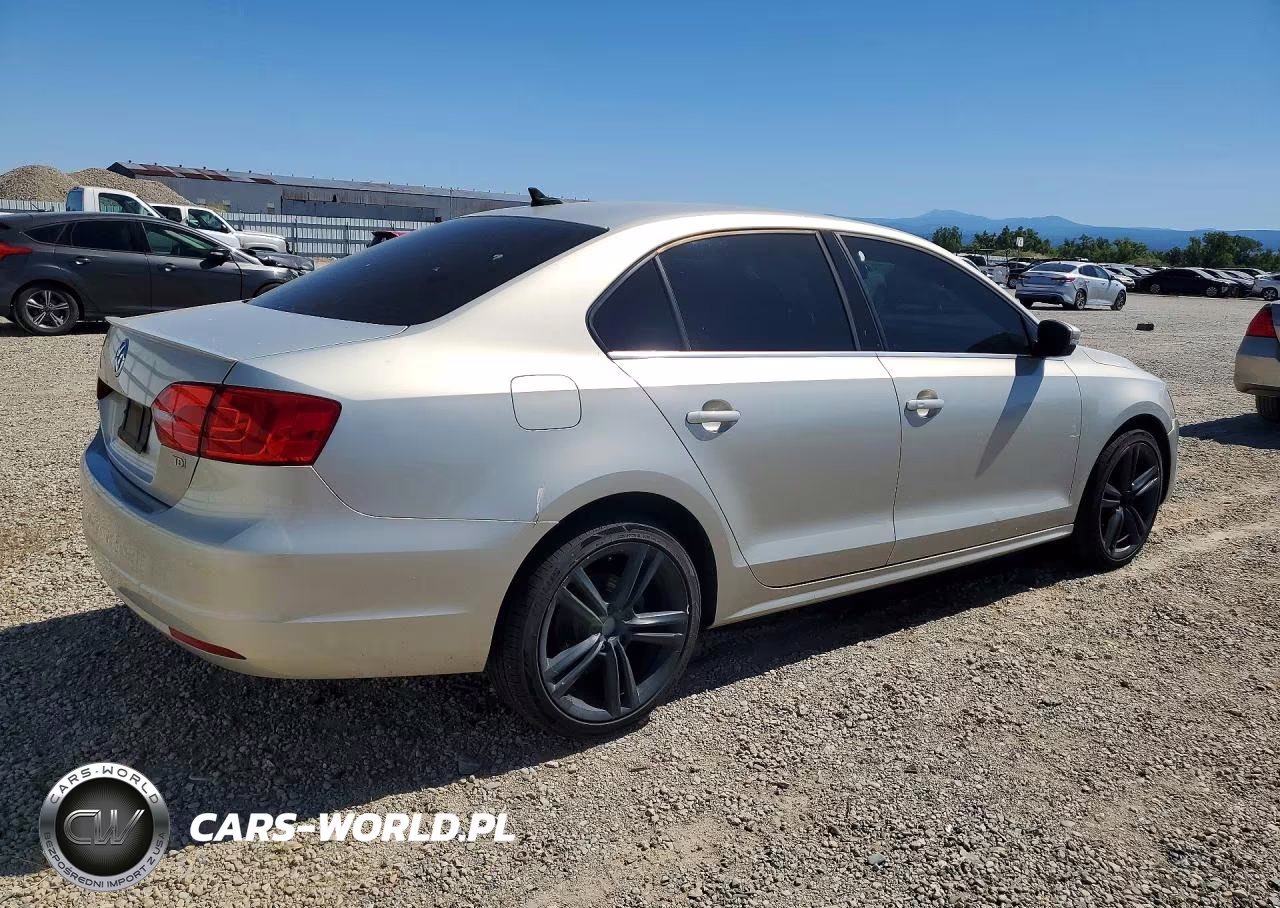 2012 Volkswagen Jetta Tdi VIN:3VWLL7AJ7CM012519 - 3