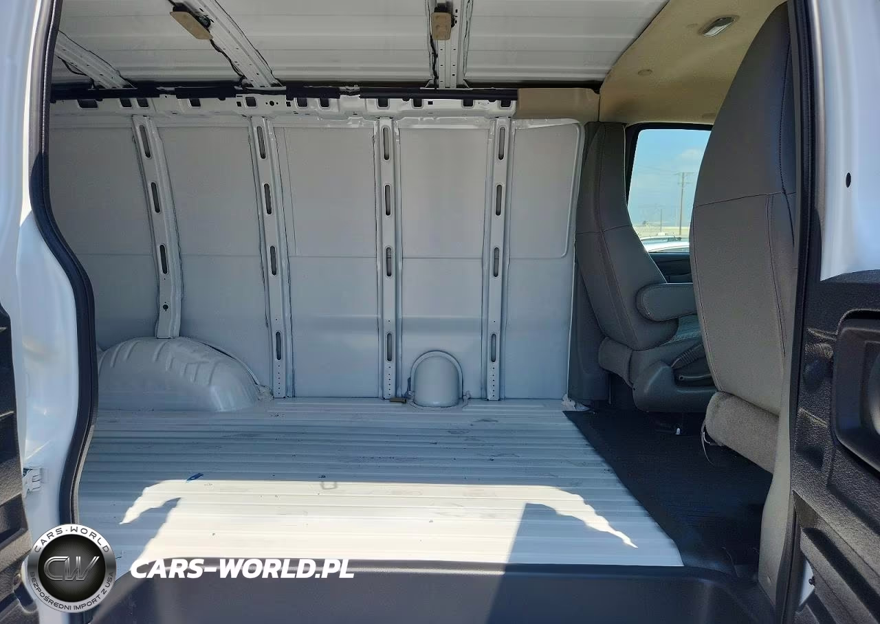 2026 Chevrolet Express G2500 VIN:1GCWGAFP4T1197303 - 11