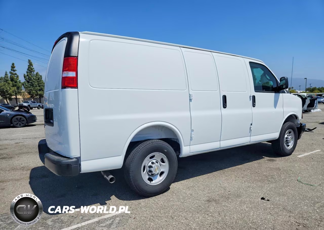 2026 Chevrolet Express G2500 VIN:1GCWGAFP4T1197303 - 3