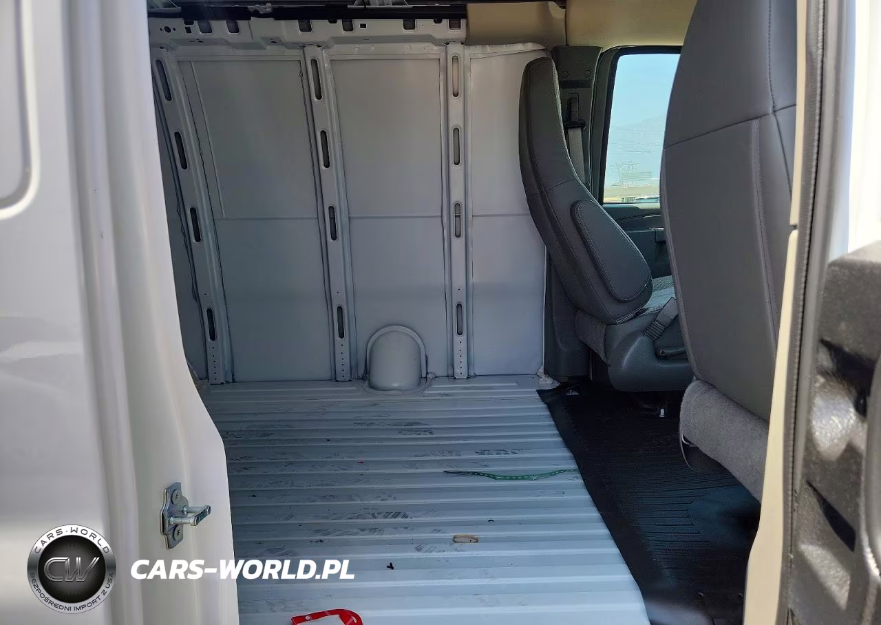 2026 Chevrolet Express G2500 VIN:1GCWGAFP1T1197050 - 11