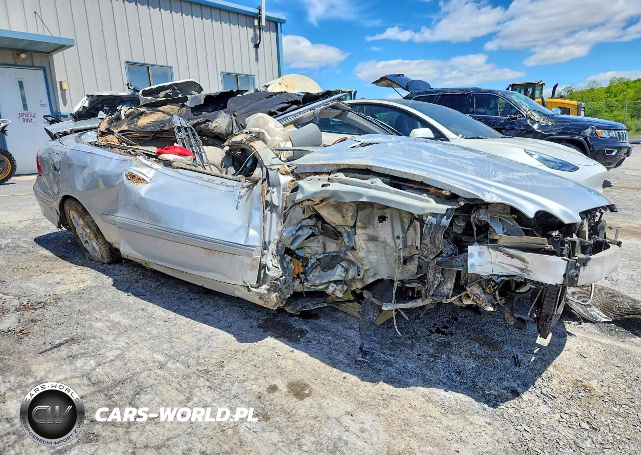 2004 Mercedes-Benz Clk 320 VIN:WDBTK65G54T031683 - 4