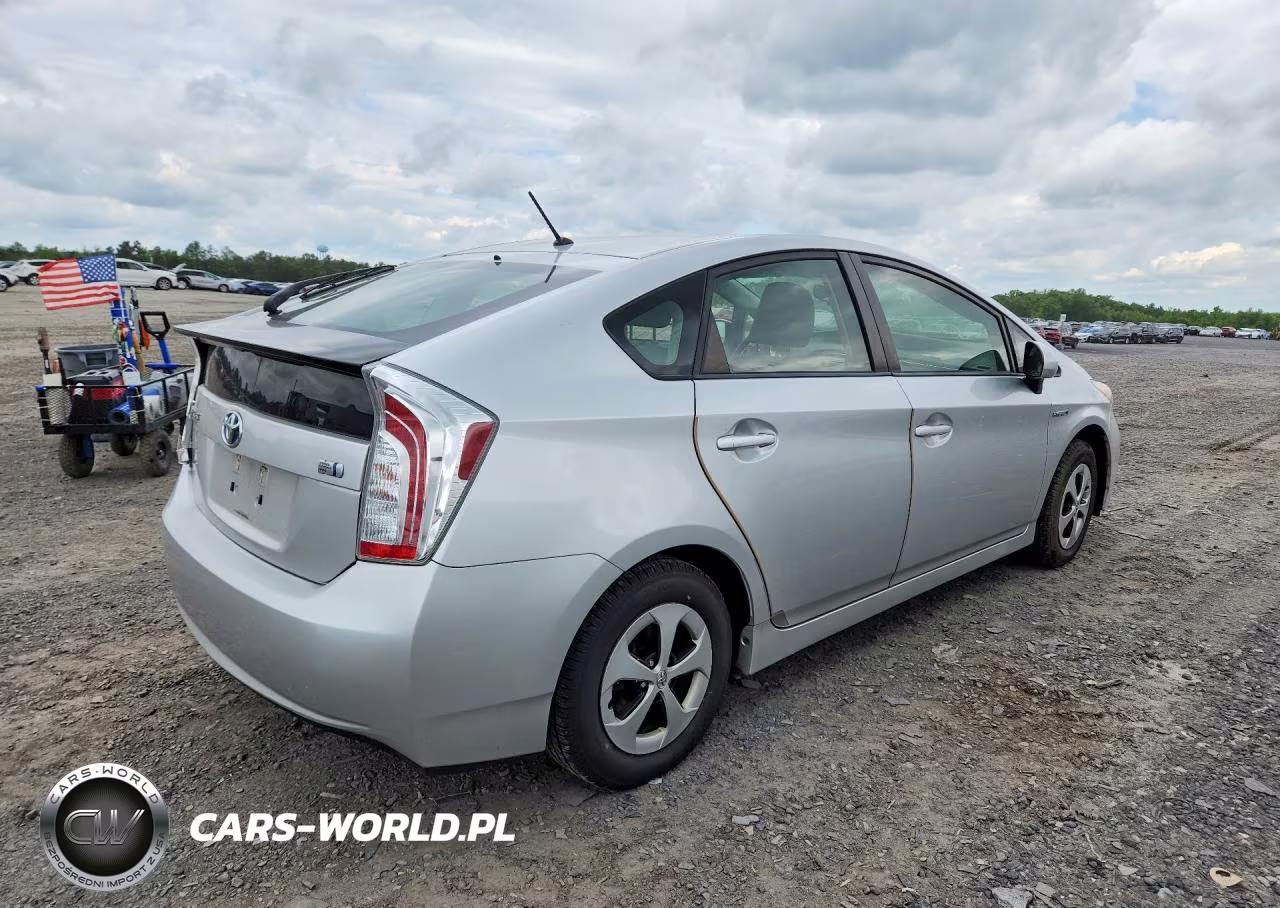 2013 Toyota Prius C Hyb VIN:JTDKN3DU3D5565392 - 3