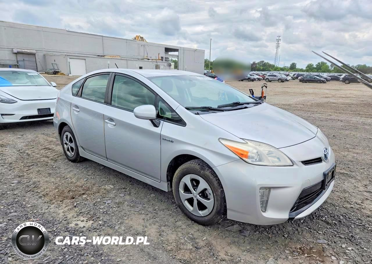 2013 Toyota Prius C Hyb VIN:JTDKN3DU3D5565392 - 4