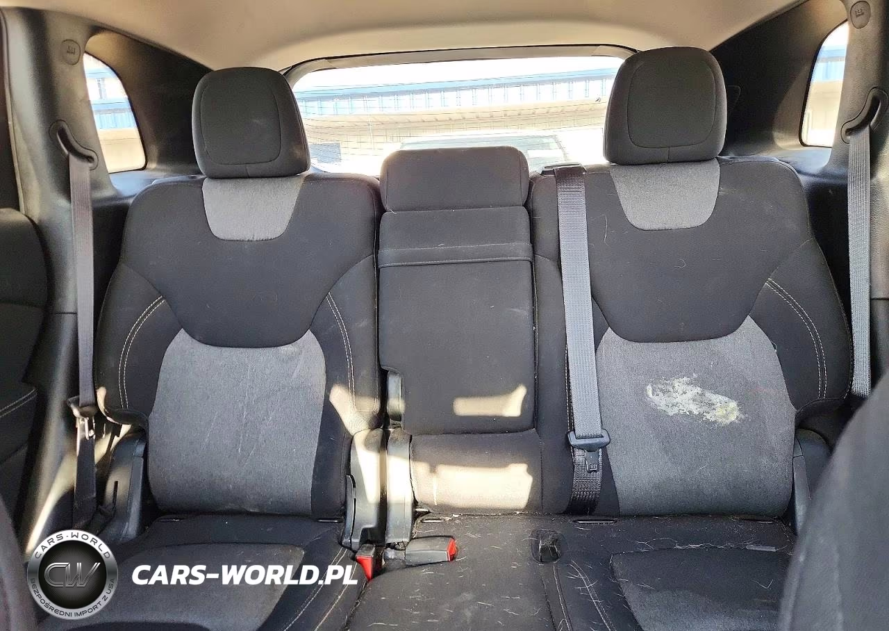 2018 Jeep Cherokee Latitude VIN:1C4PJMCB5JD614732 - 10