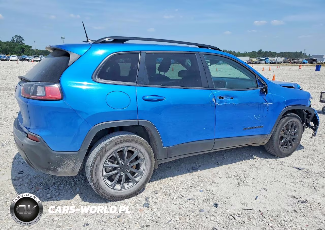 2023 Jeep Cherokee Altitude Lux VIN:1C4PJMMB8PD115611 - 3
