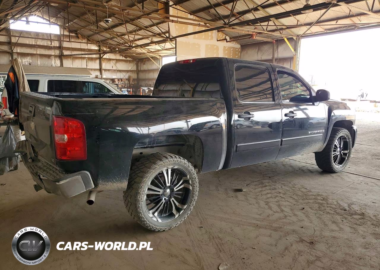 2008 Chevrolet Silverado C1500 VIN:2GCEC13C881142217 - 3