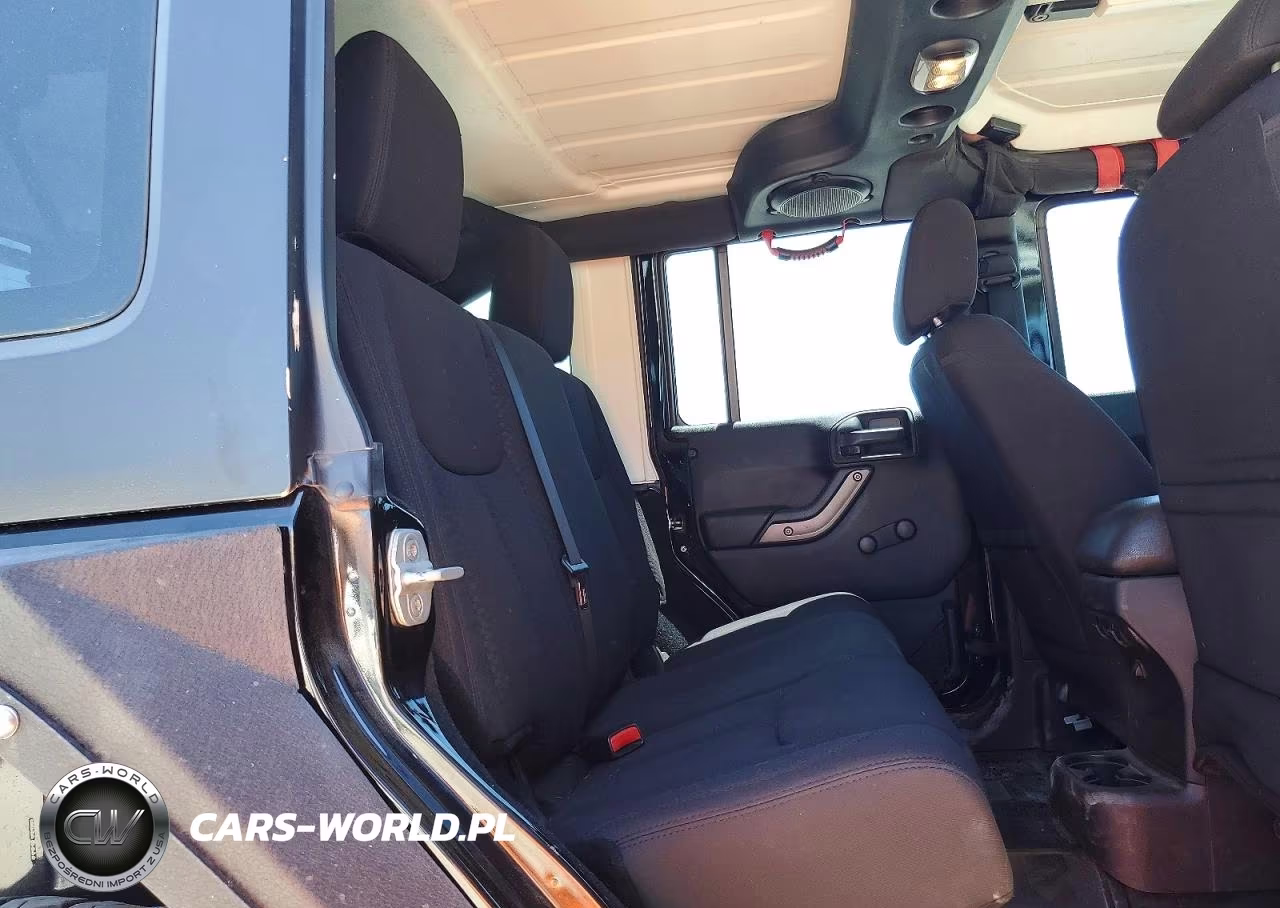 2013 Jeep Wrangler Unlimited Sport VIN:1C4BJWDG6DL545303 - 10