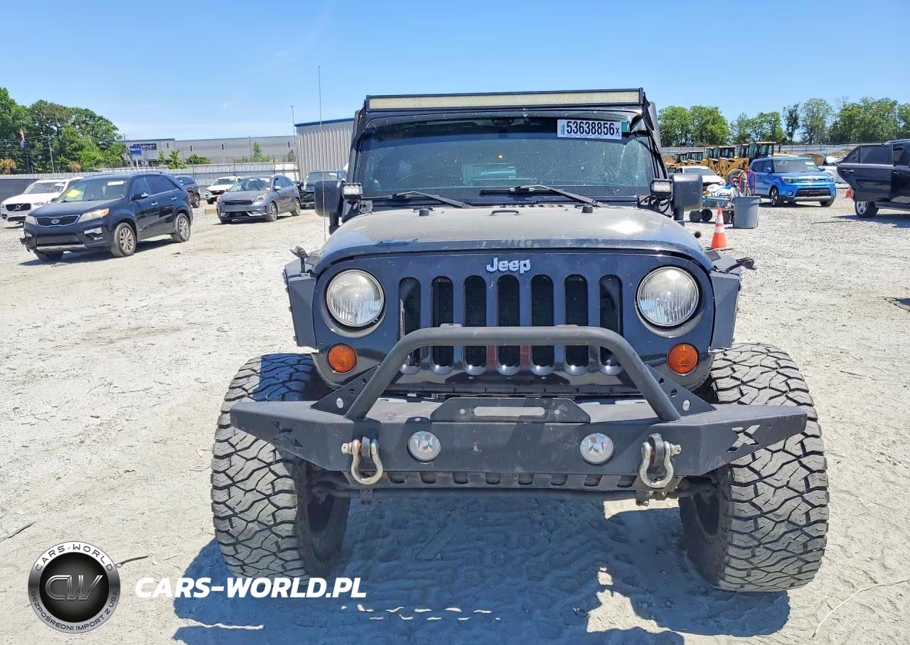2013 Jeep Wrangler Unlimited Sport VIN:1C4BJWDG6DL545303 - 5