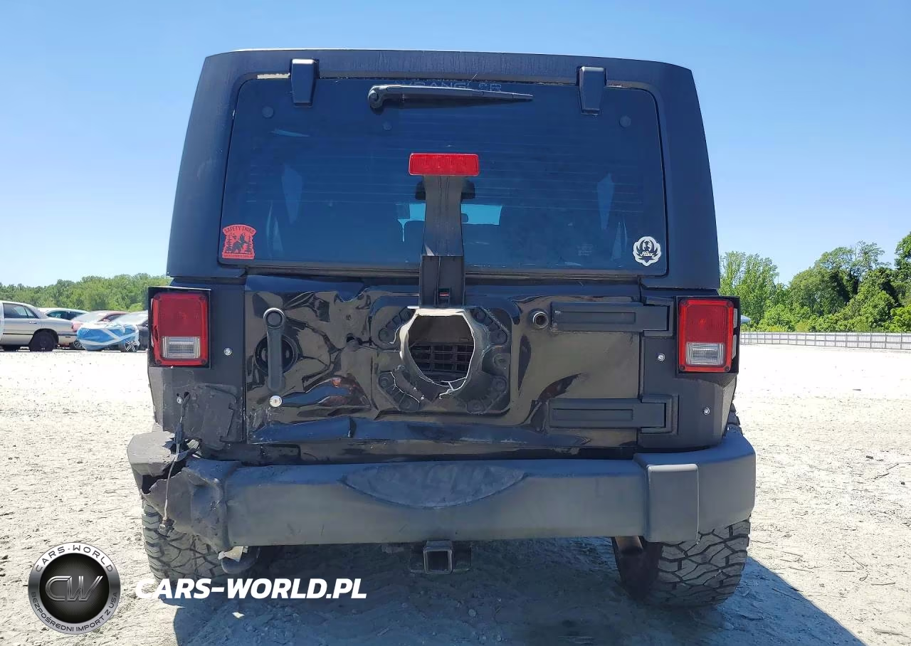 2013 Jeep Wrangler Unlimited Sport VIN:1C4BJWDG6DL545303 - 6