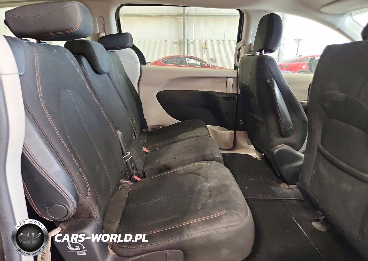 2017 Chrysler Pacifica Touring VIN:2C4RC1DG5HR508137 - 11