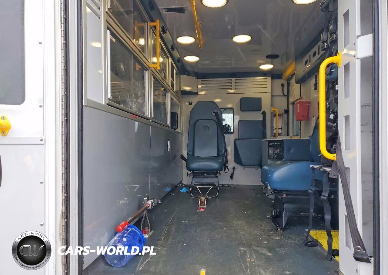 2018 Ford E350 Ambulance VIN:1FDWE3FS0JDC23179 - 10