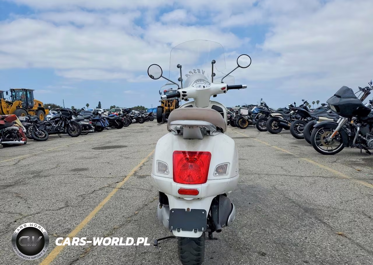 2006 Vespa Granturismo 200 VIN:ZAPM319KX65005543 - 4