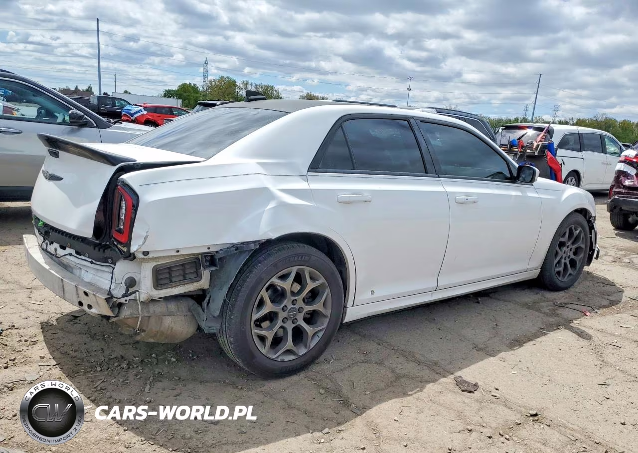 2017 Chrysler 300 S VIN:2C3CCAGG0HH599801 - 3