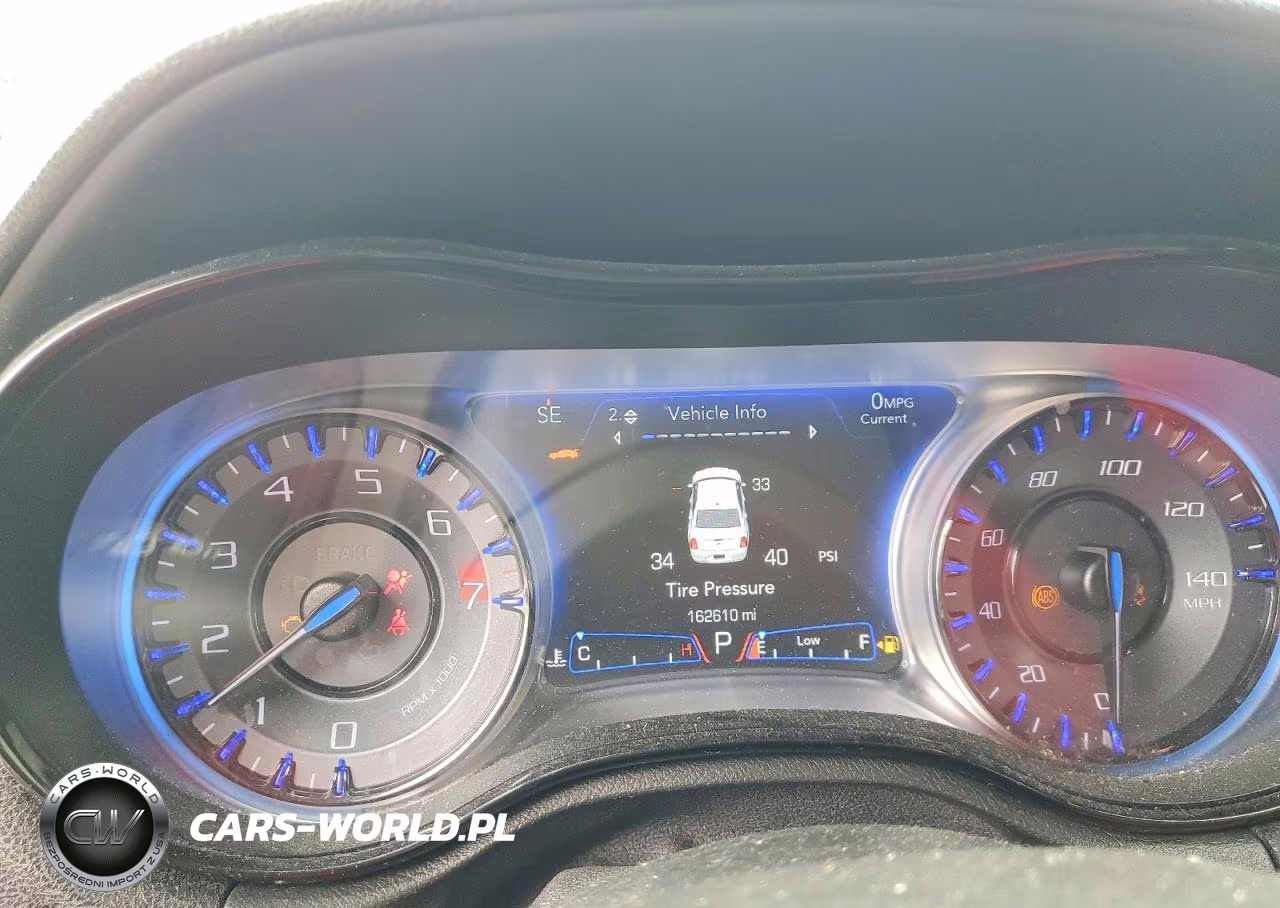 2017 Chrysler 300 S VIN:2C3CCAGG0HH599801 - 9