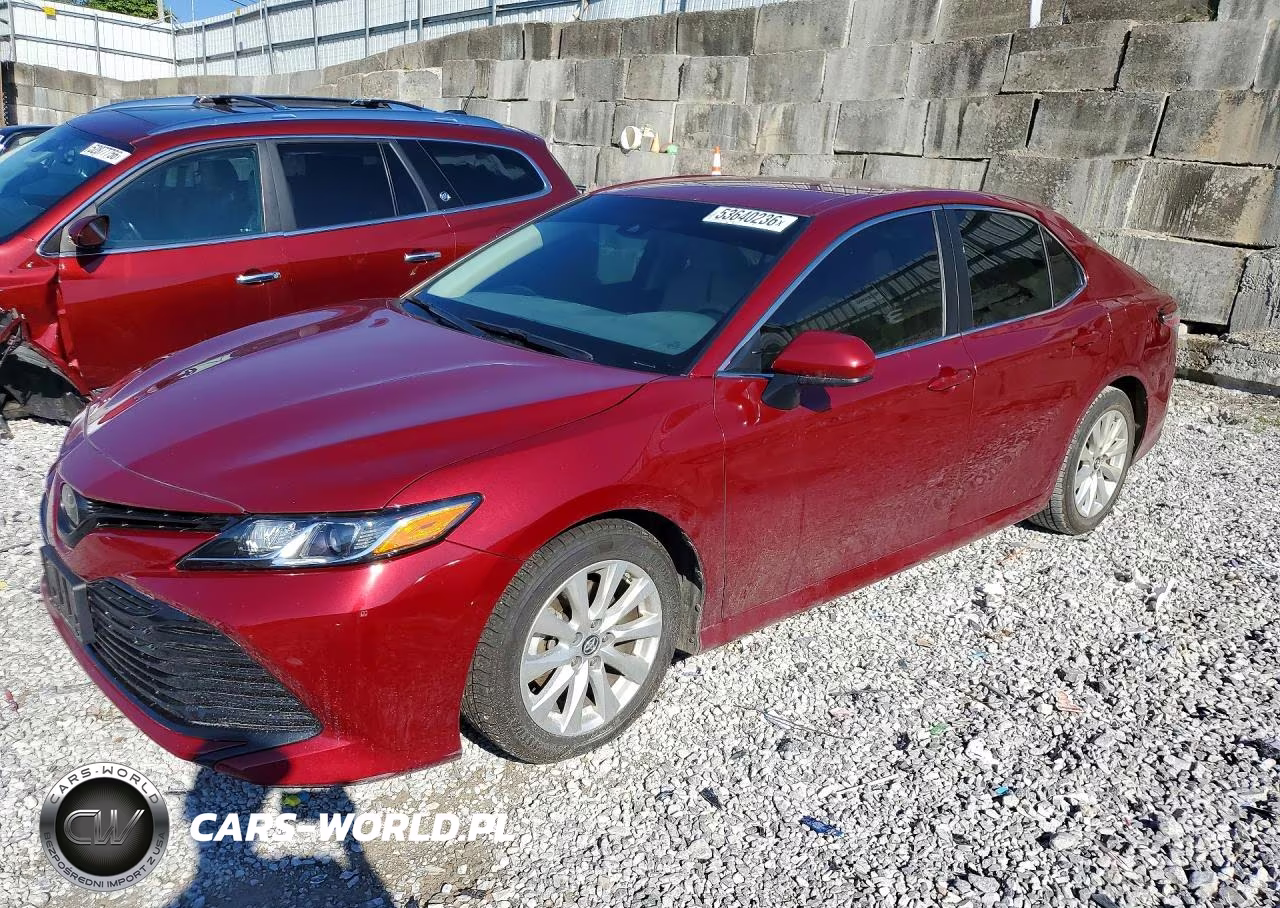 2018 Toyota Camry Le – zdjęcie 1 z 12