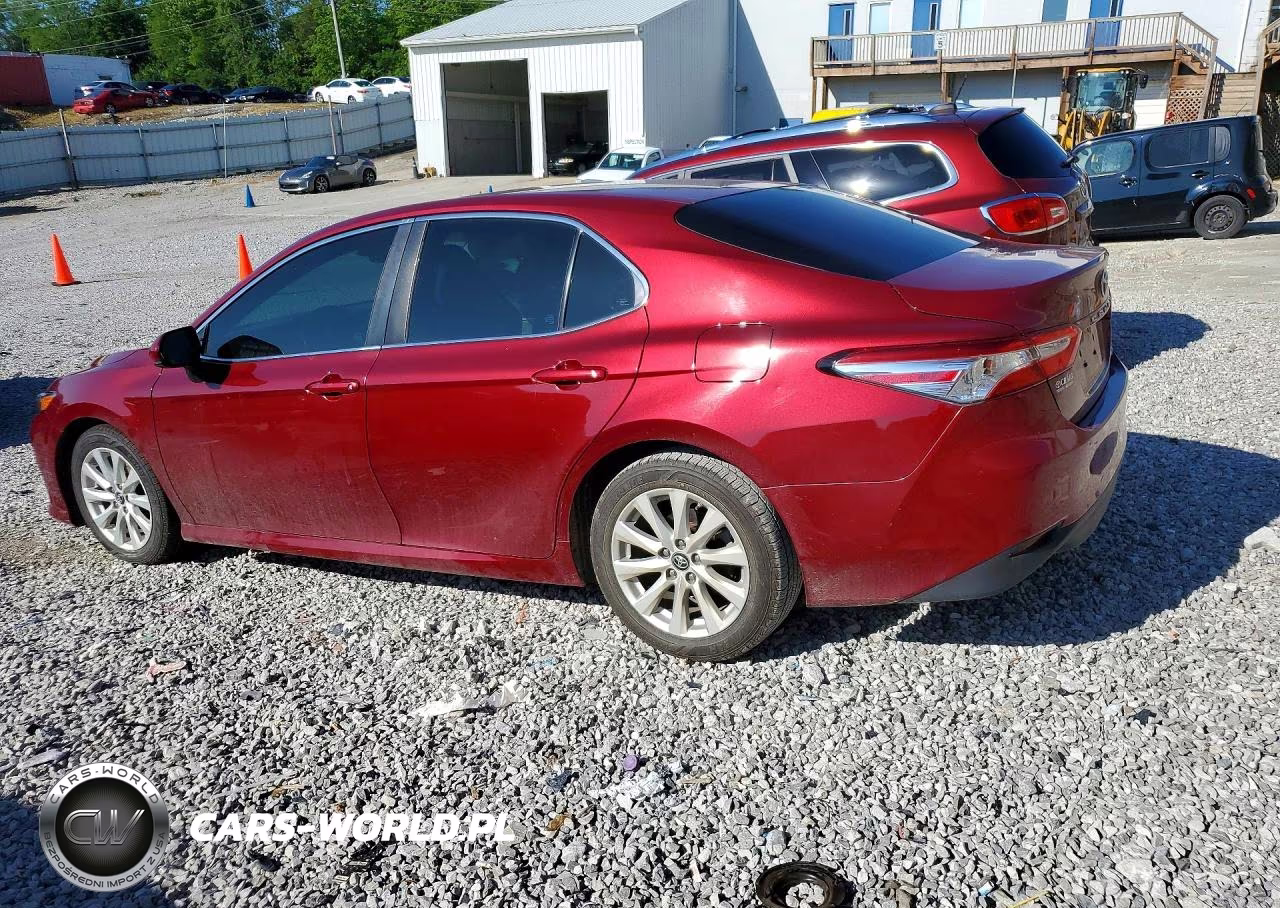 2018 Toyota Camry Le VIN:4T1B11HK1JU622338 - 2
