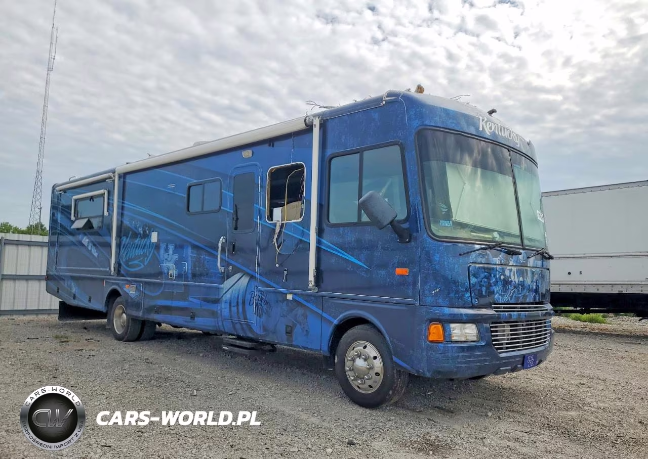 2005 Workhorse W22 Camper
