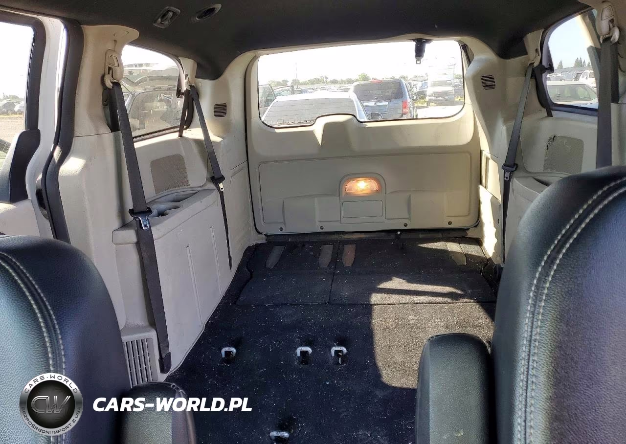 2018 Dodge Grand Caravan Sxt VIN:2C4RDGCG0JR248611 - 10