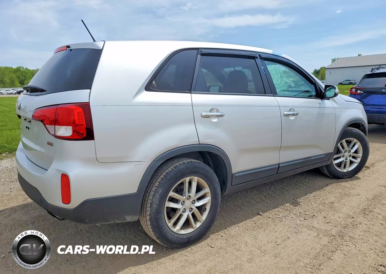 2014 Kia Sorento Lx VIN:5XYKT3A62EG537099 - 3