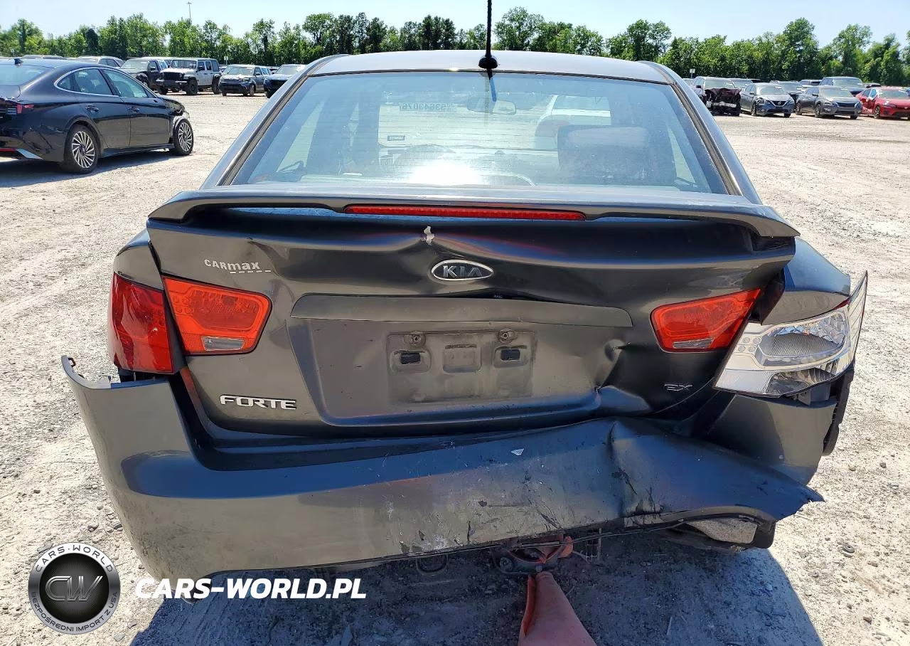 2013 Kia Forte VIN:KNAFU4A25D5698004 - 6