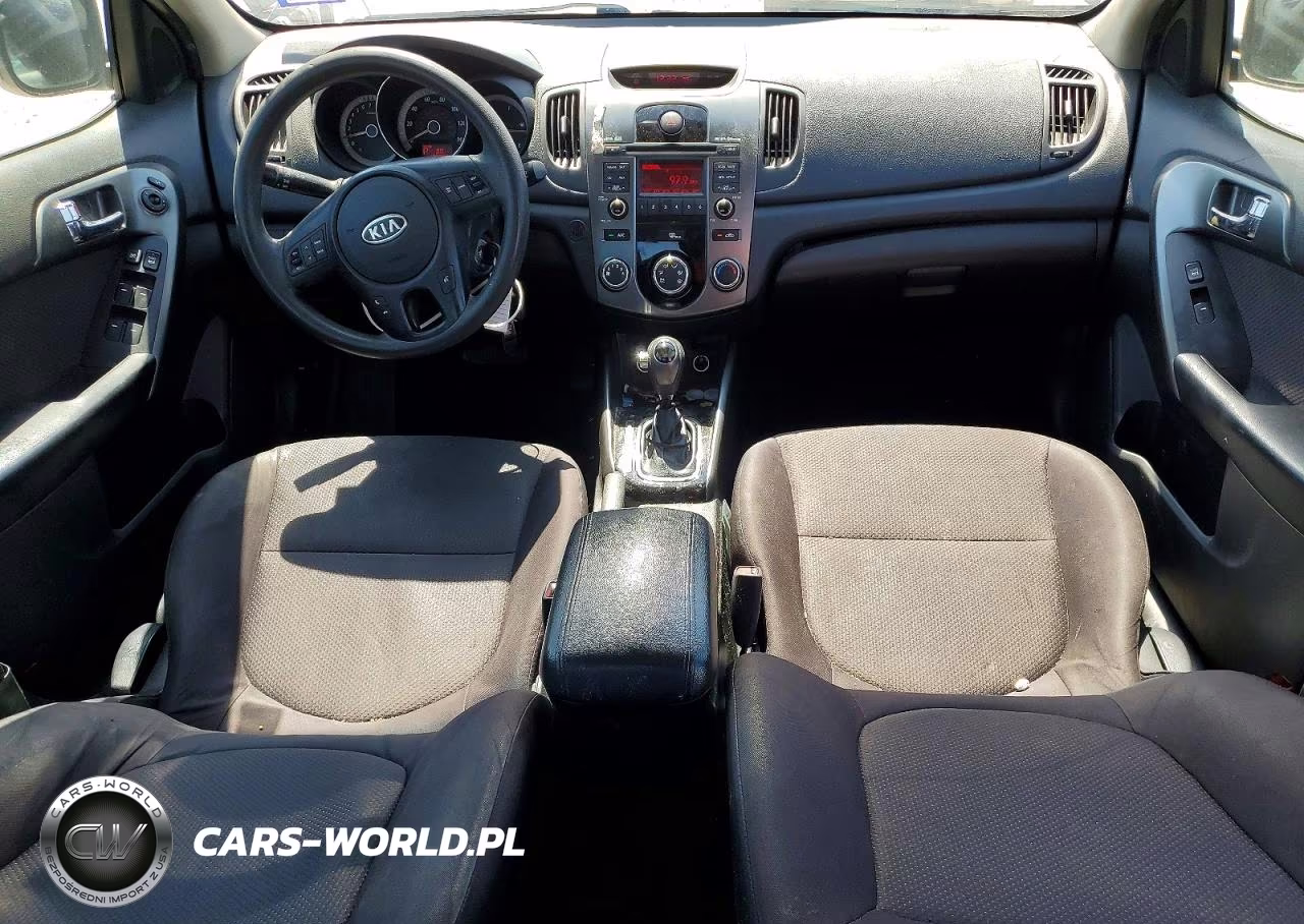 2013 Kia Forte VIN:KNAFU4A25D5698004 - 8
