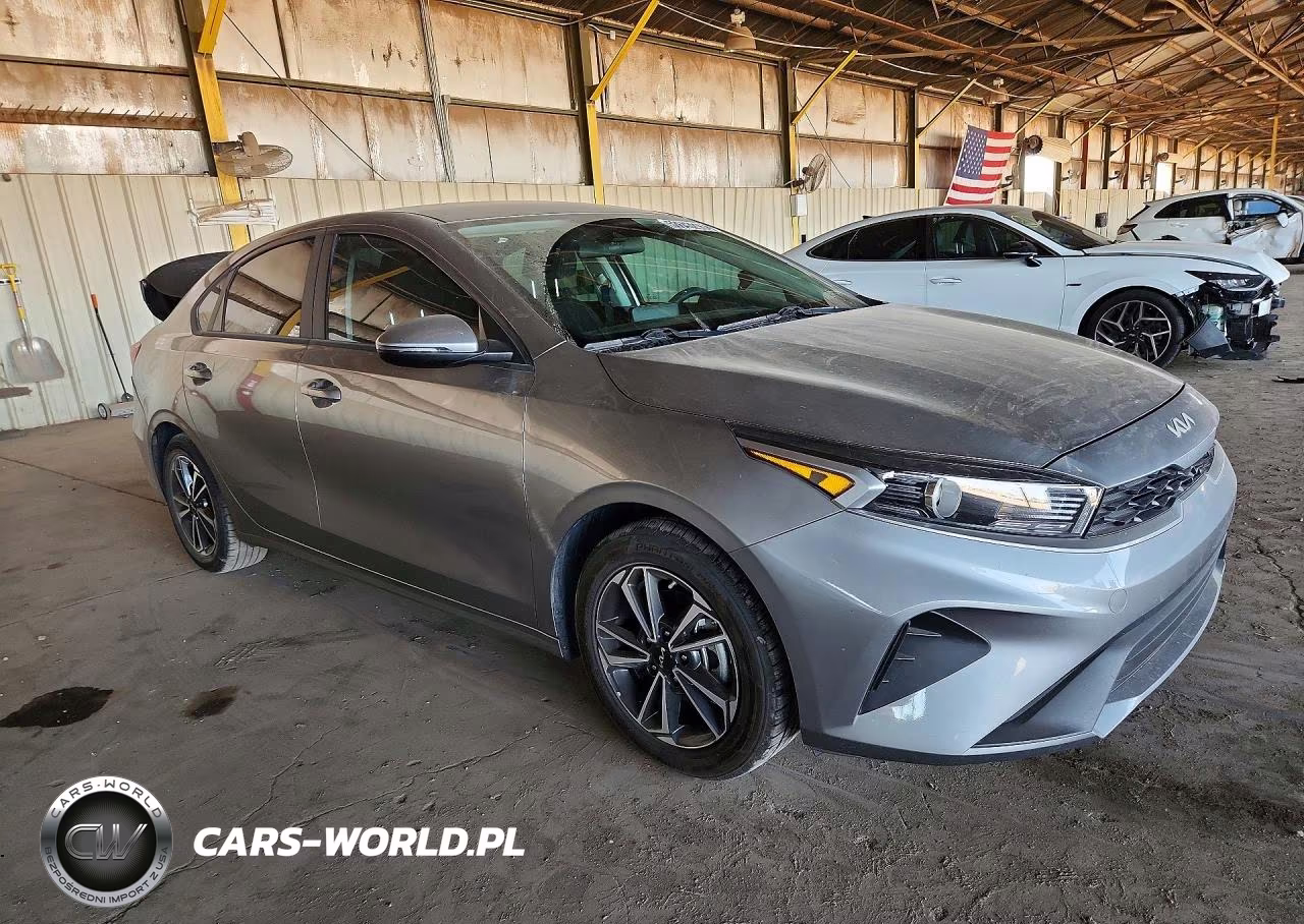 2023 Kia Forte Lxs VIN:3KPF24AD4PE594168 - 4