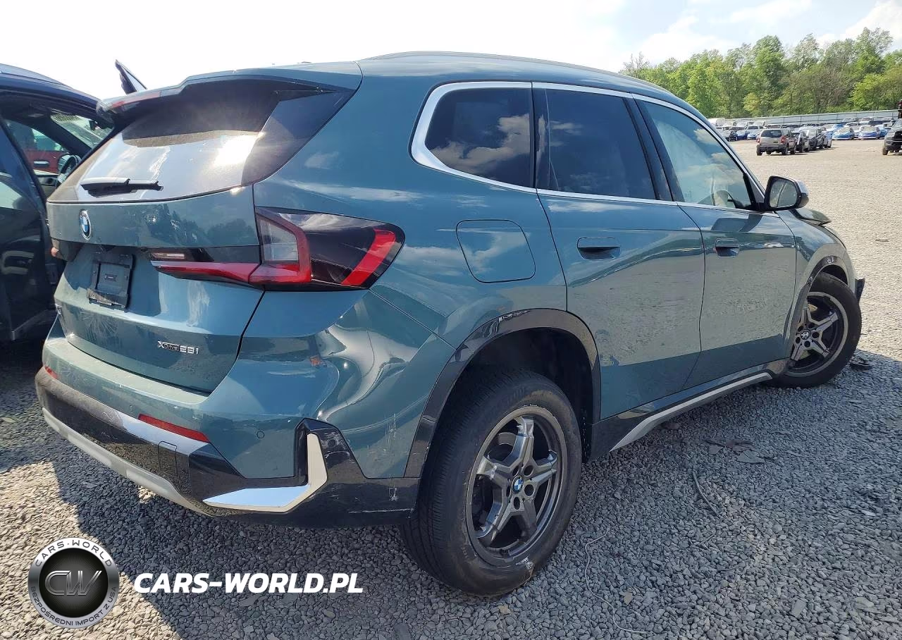 2023 BMW X1 xDrive28I VIN:WBX73EF08P5X73907 - 3
