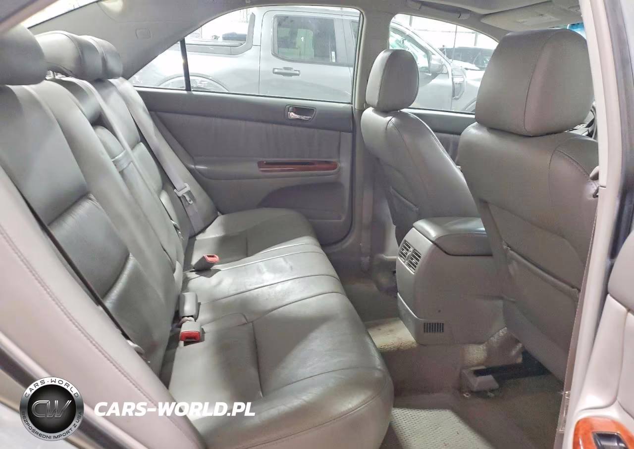2005 Toyota Camry Xle VIN:4T1BE30K35U538023 - 10