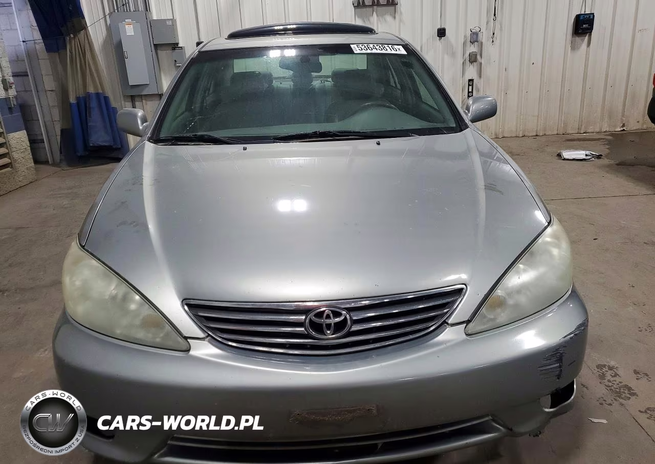 2005 Toyota Camry Xle VIN:4T1BE30K35U538023 - 5