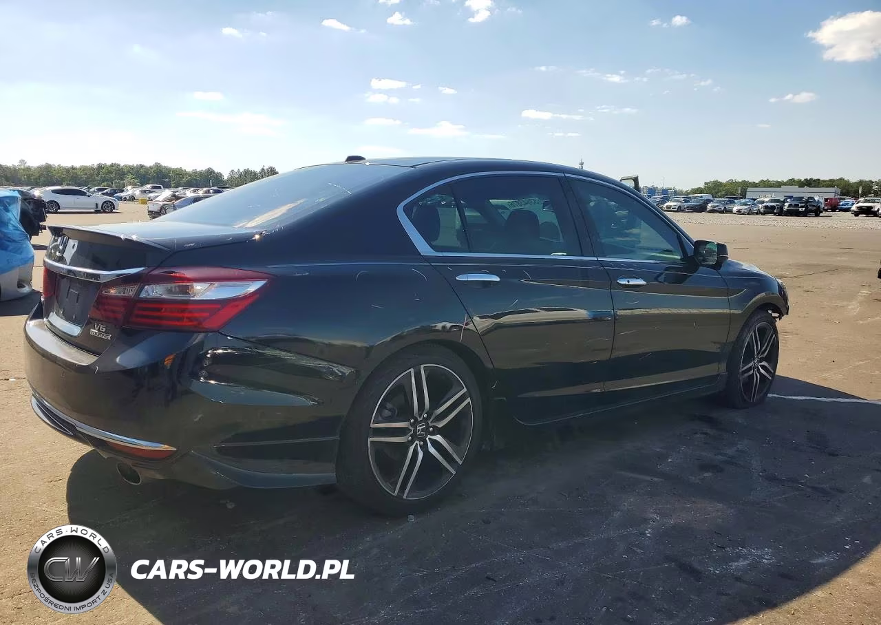 2016 Honda Accord Touring VIN:1HGCR3F94GA010546 - 3