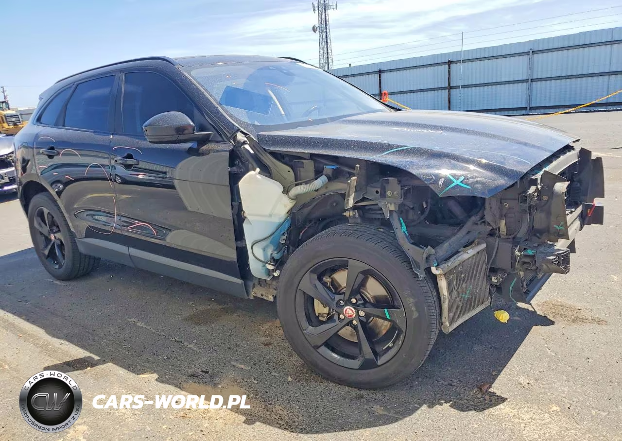 2018 Jaguar F-Pace Premium VIN:SADCJ2GX3JA324858 - 4