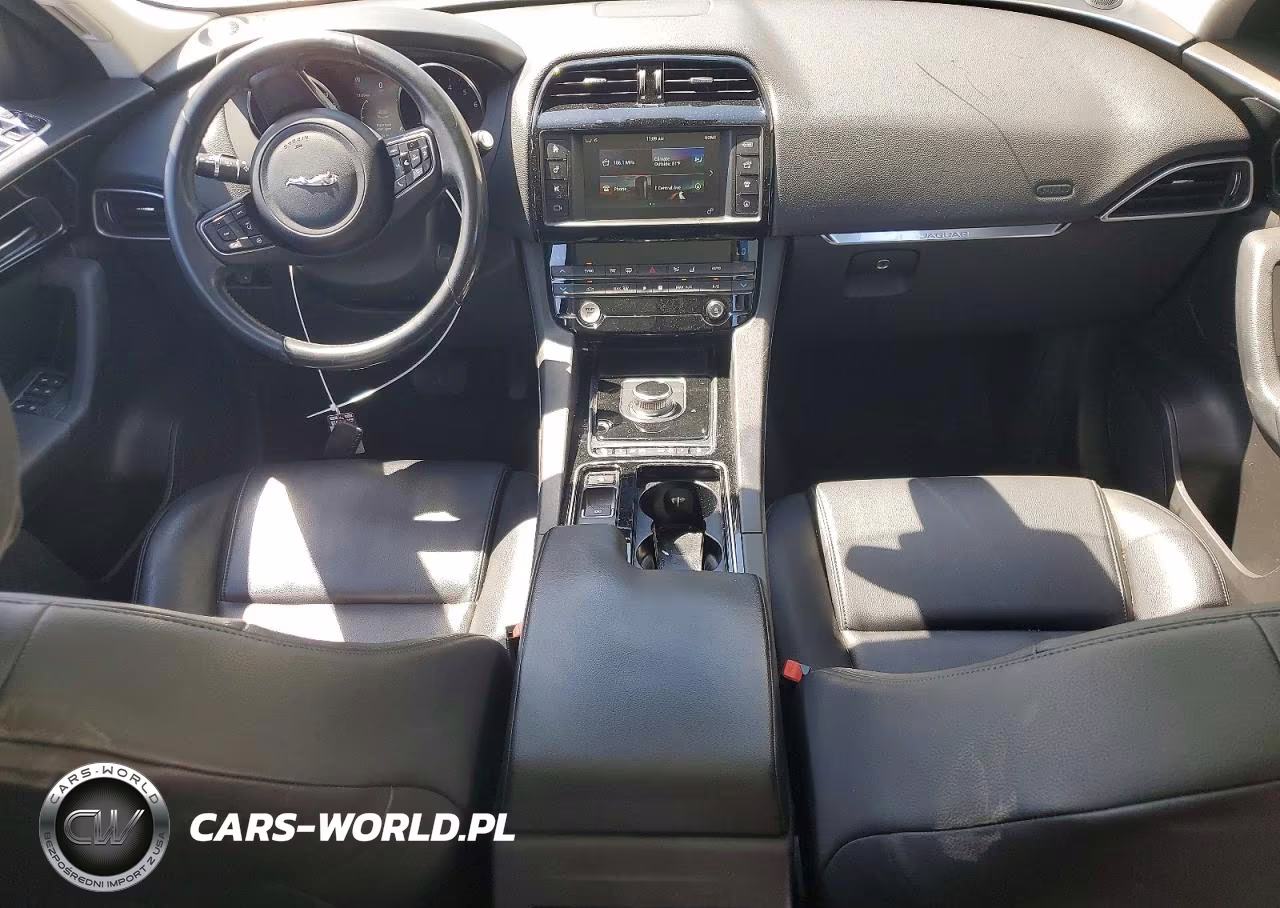 2018 Jaguar F-Pace Premium VIN:SADCJ2GX3JA324858 - 8