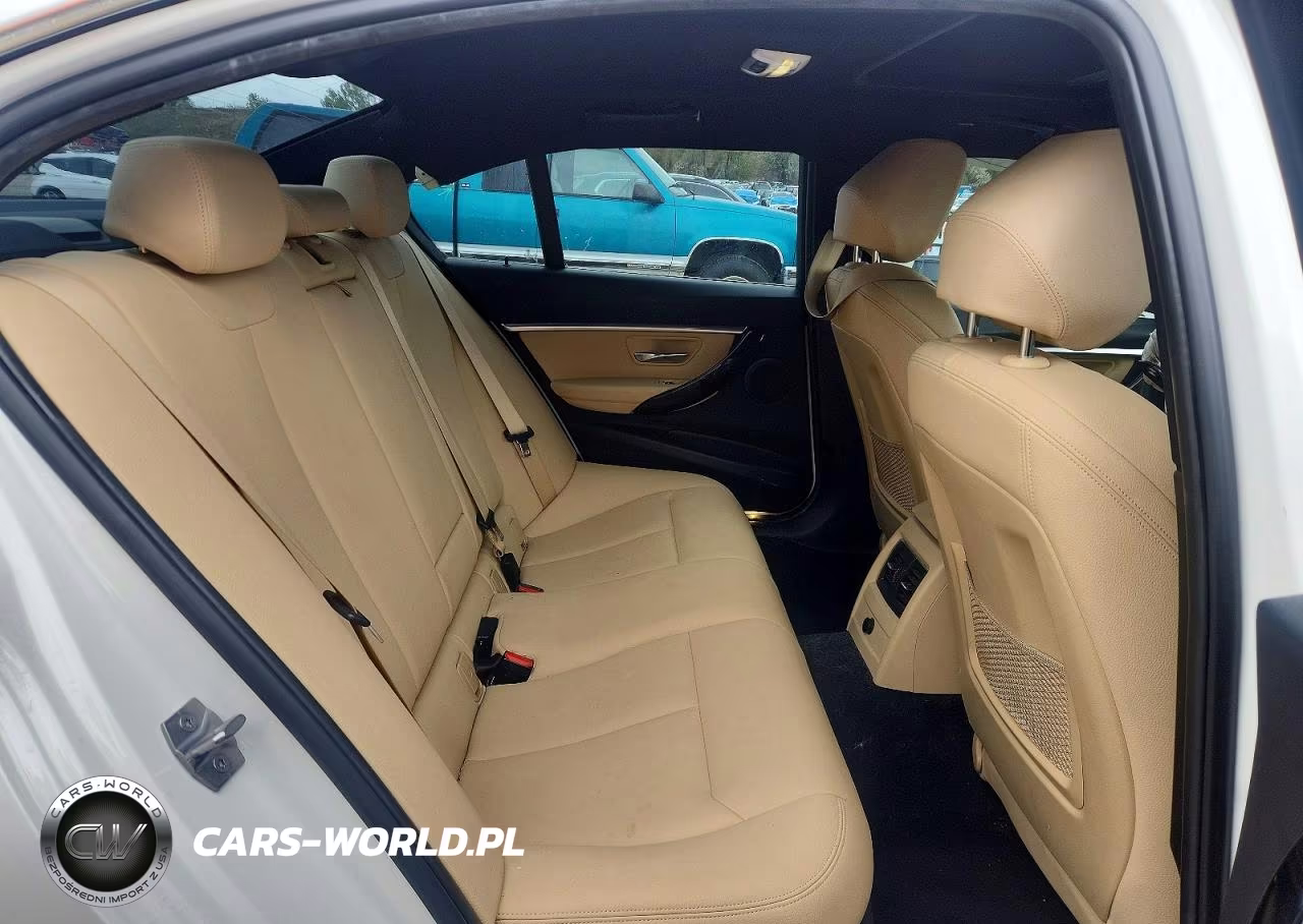 2018 BMW 330 Xi VIN:WBA8D9C57JEB35175 - 10